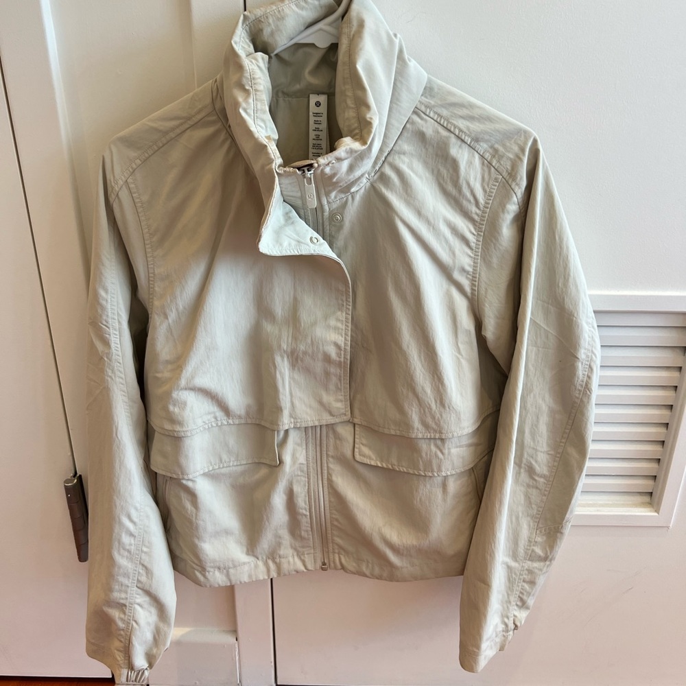 Lululemon Women’s Always Effortless Jacket, Size 4